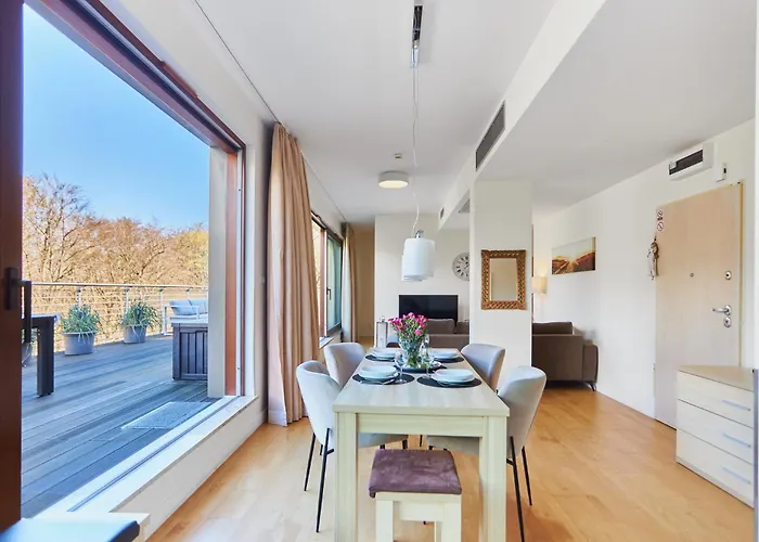 Golden Tulip Penthouse 53